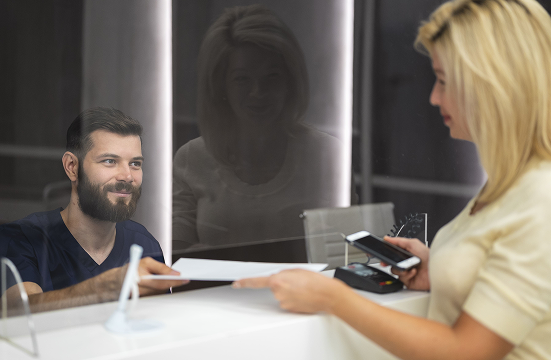 Discussion avec le chirurgien réfractif